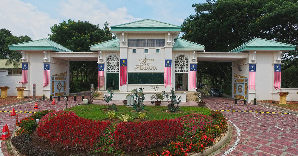 You Can Now Visit the PM's Official Residence in Putrajaya For Six Days, A Week! - WORLD OF BUZZ
