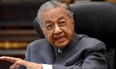 Dr M: "Speaking English Does Not Make You Less Malay" - WORLD OF BUZZ
