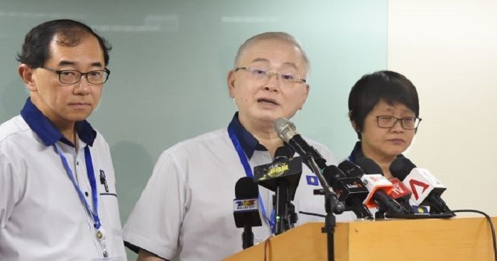 MCA Votes For Barisan Nasional to be Dissolved & Wants to Form A New Coalition - WORLD OF BUZZ 2
