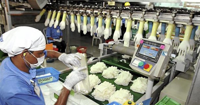 Top Glove & WRP M'sia Accused of Forcing Employees into Overtime, Withholding Pay, & Confiscating Passports - WORLD OF BUZZ 4