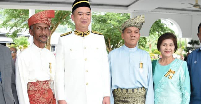 Two Drivers Rewarded - WORLD OF BUZZ