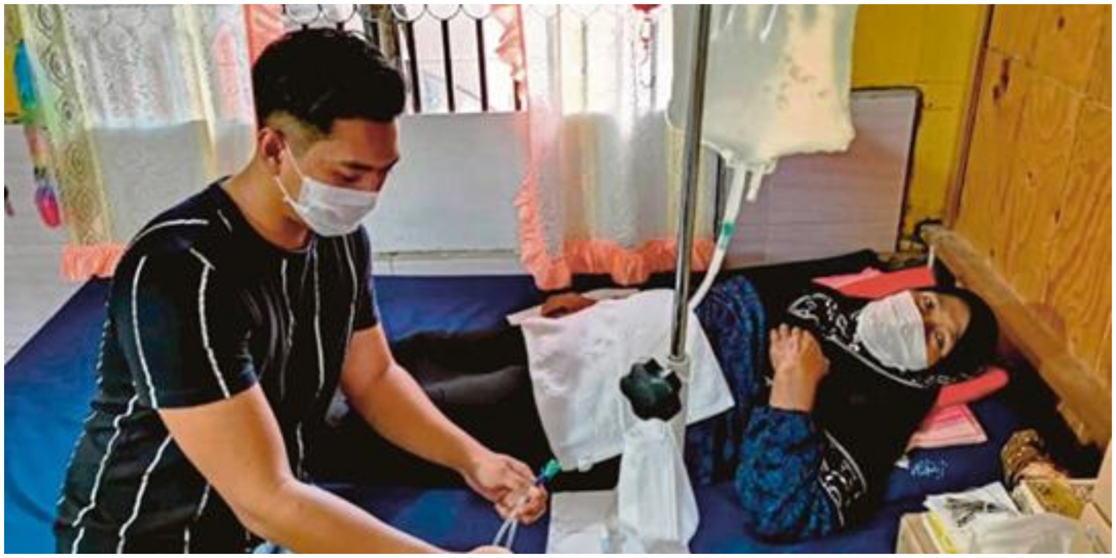 Filial Son Quits Job and Starts Online Baking Business to Care for Sick Mum in Kedah - WORLD OF BUZZ