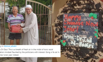 This Mufti Won Praises from Malaysians Because He Gifts Cakes to His Chinese Neighbours Every CNY! - WORLD OF BUZZ
