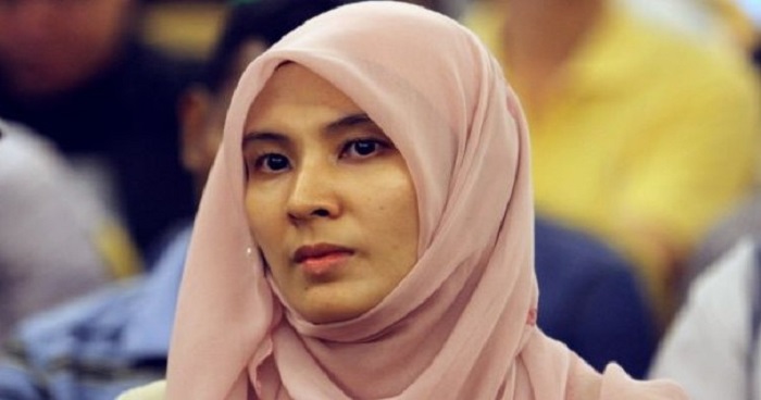 Nurul Izzah Calls Tun Mahathir "Former Dictator", Says She's Serving Her Last Term As MP - WORLD OF BUZZ 3