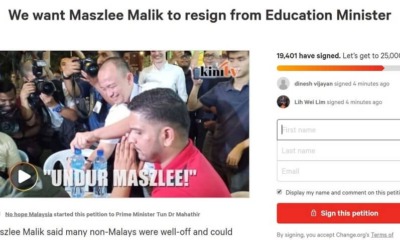 Angry Malaysians are Demanding "Controversial" Maszlee to Resign from Minister of Education - WORLD OF BUZZ 2