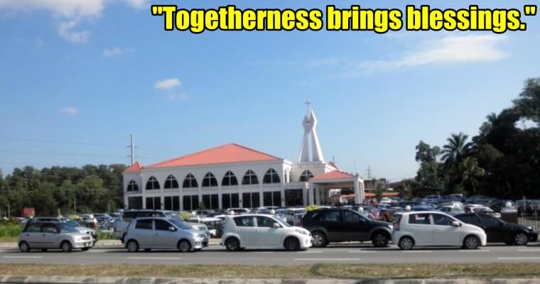 KK church opens gates for ramadan parking - WORLD OF BUZZ 2