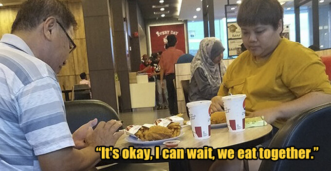 Malaysian Shares How Non-Muslim Man Insists On Waiting For Everyone to Buka Puasa at Restaurant - WORLD OF BUZZ