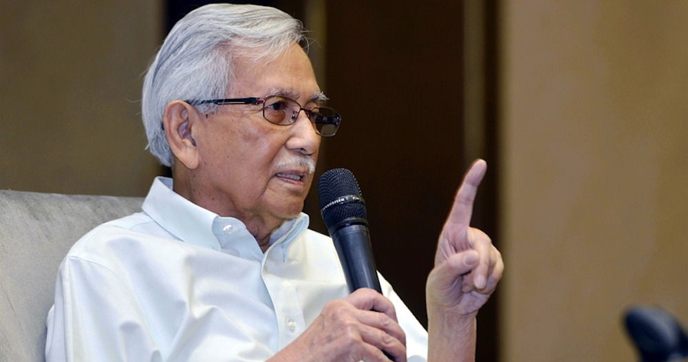 Tun Daim: Malaysia Can't Compete Globally Because Youngsters' Have Poor English Language Skills - WORLD OF BUZZ