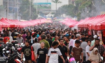 Your Ramadan Bazaars Vendors are NOT Allowed to Use Their Phone or Wear Accessories on Their Hands - WORLD OF BUZZ 1