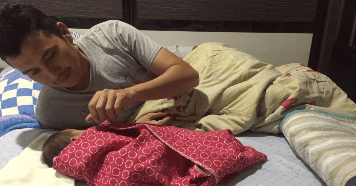 M'sian Dad Helps Deliver Baby At Home After Being Instructed By Emergency Hotline - WORLD OF BUZZ