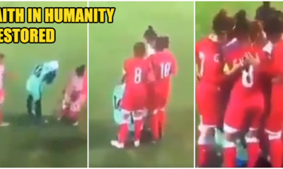 Video: Opposition huddled around hijabi to protect her from showing hair - WORLD OF BUZZ 10