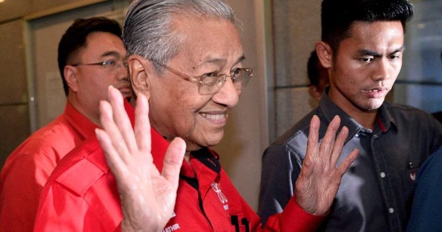 BREAKING: Tun Dr Mahathir Mohamad Has Just Resigned As - WORLD OF BUZZ