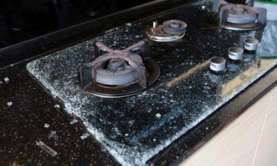 Glass-Top Stove Suddenly Shatters When Not In Use, Shards Fly 5 Metres Into Living Room - WORLD OF BUZZ 3