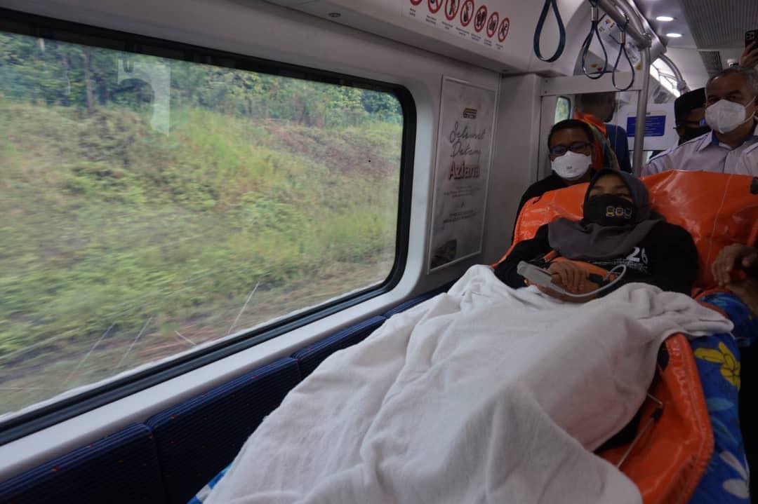 Aziana On Train 4