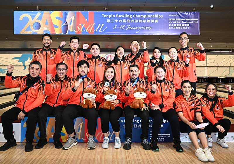 Mas Celebrates